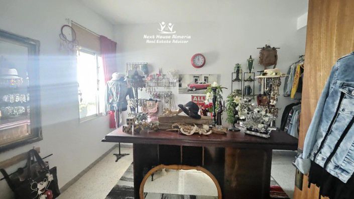 Image No.21-7 Bed Townhouse for sale