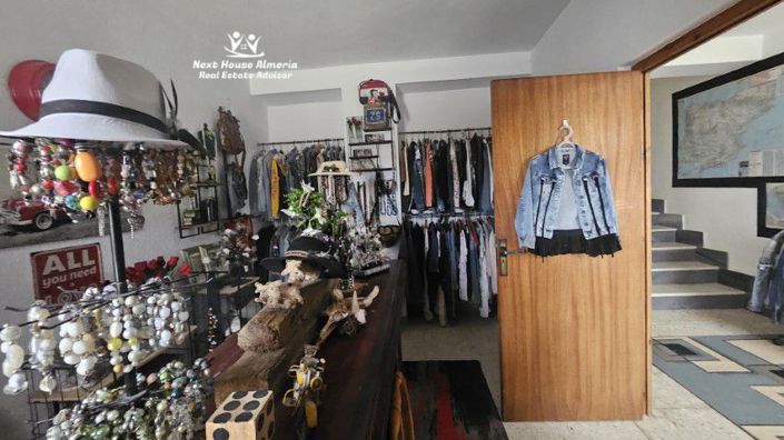 Image No.22-7 Bed Townhouse for sale