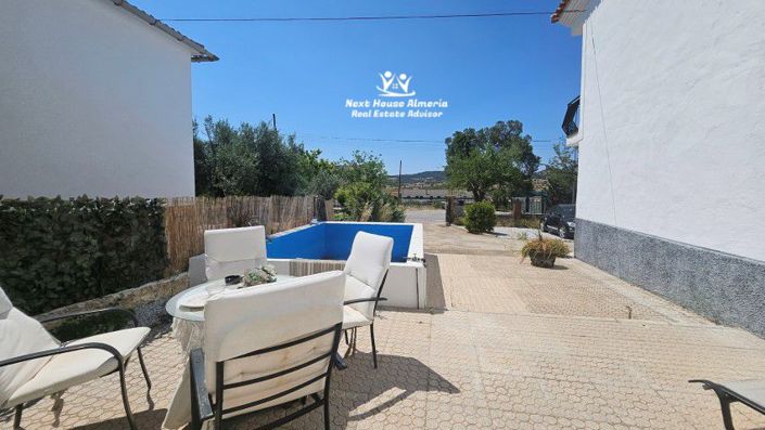 Image No.4-7 Bed Townhouse for sale