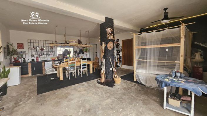 Image No.10-7 Bed Townhouse for sale