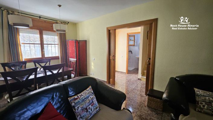 Image No.17-3 Bed Townhouse for sale