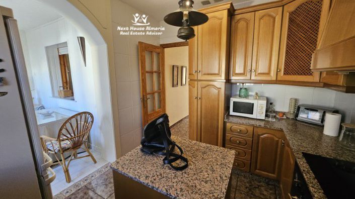 Image No.26-3 Bed Townhouse for sale