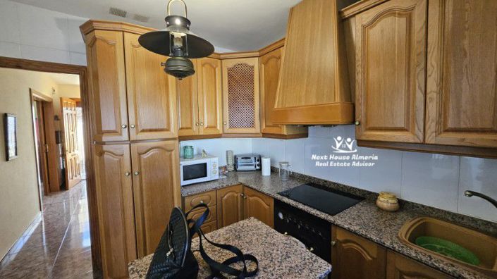 Image No.27-3 Bed Townhouse for sale