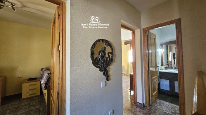 Image No.30-3 Bed Townhouse for sale