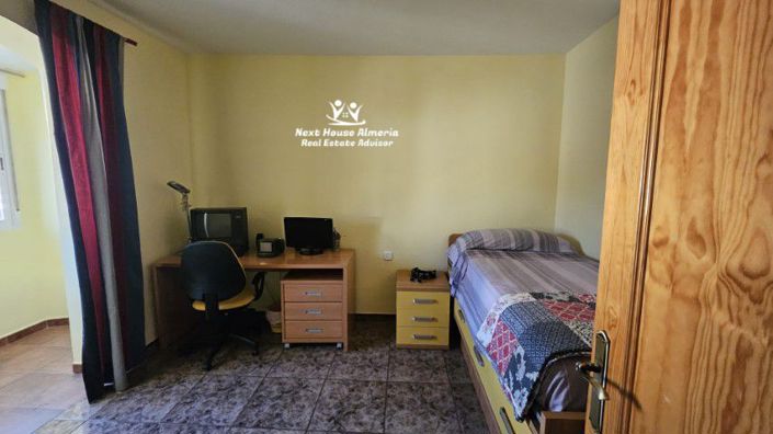 Image No.50-3 Bed Townhouse for sale