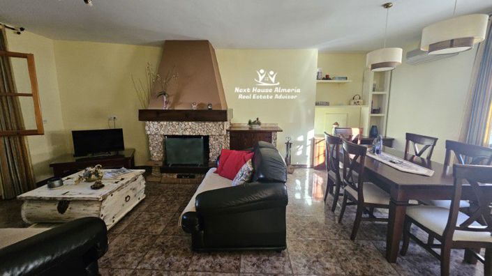 Image No.8-3 Bed Townhouse for sale