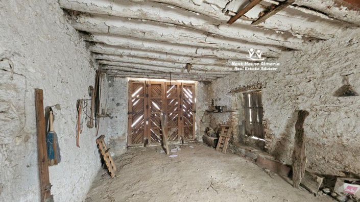 Image No.24-9 Bed Townhouse for sale