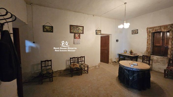 Image No.26-9 Bed Townhouse for sale