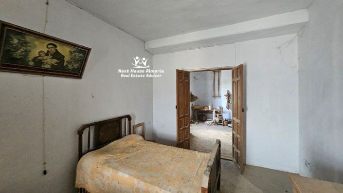 Image No.46-9 Bed Townhouse for sale