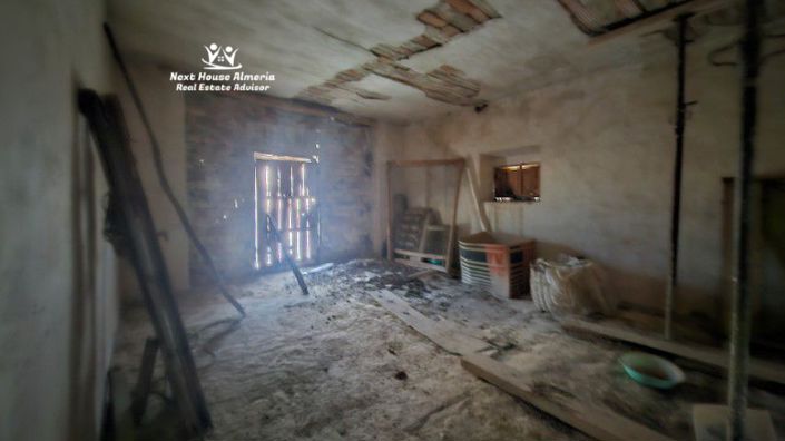 Image No.50-9 Bed Townhouse for sale