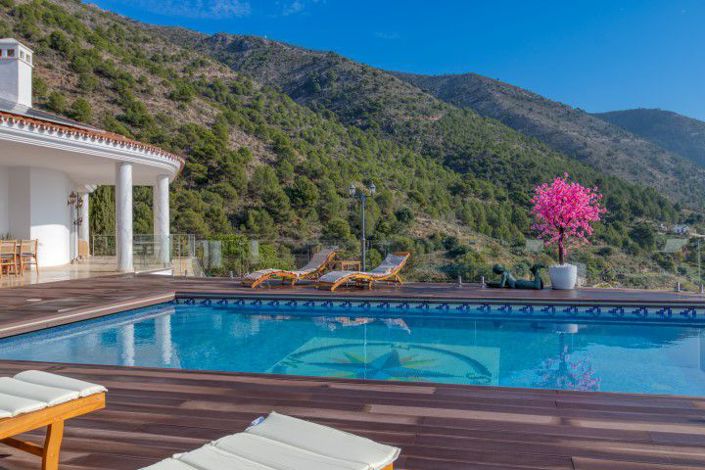 Image No.11-7 Bed Villa for sale