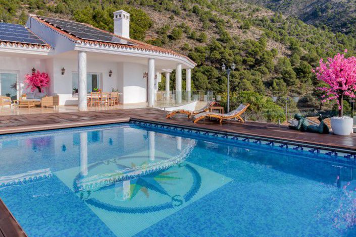 Image No.17-7 Bed Villa for sale