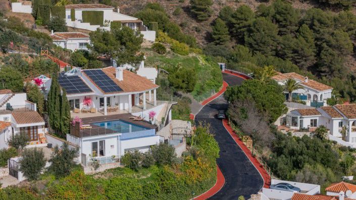 Image No.4-7 Bed Villa for sale