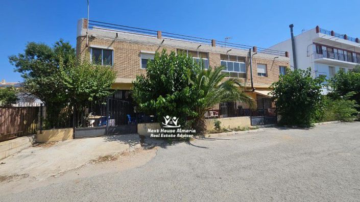 Image No.2-Maison de ville de 9 chambres à vendre à Chirivel