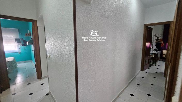 Image No.30-3 Bed Townhouse for sale