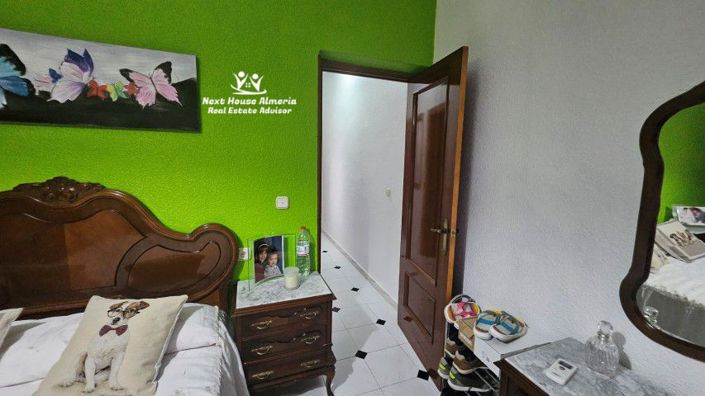 Image No.35-3 Bed Townhouse for sale