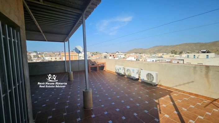 Image No.41-3 Bed Townhouse for sale