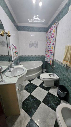 Image No.8-3 Bed Townhouse for sale