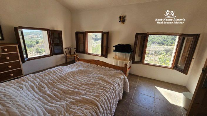 Image No.41-Maison de campagne de 6 chambres à vendre à Oria