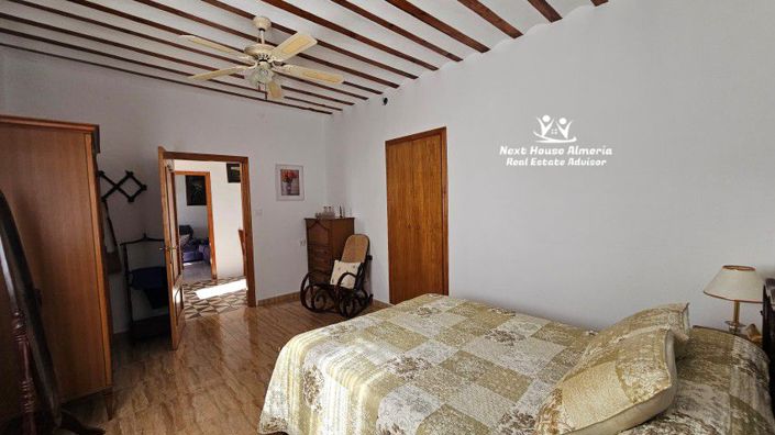 Image No.18-Maison de campagne de 8 chambres à vendre à Oria