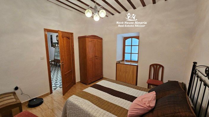 Image No.30-Maison de campagne de 8 chambres à vendre à Oria