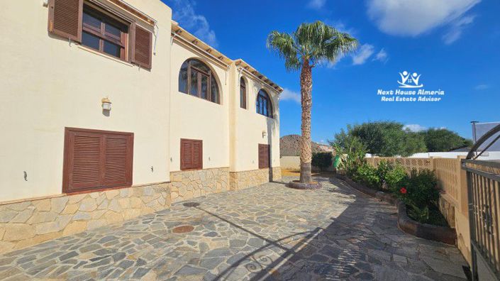 Image No.9-3 Bed Villa for sale