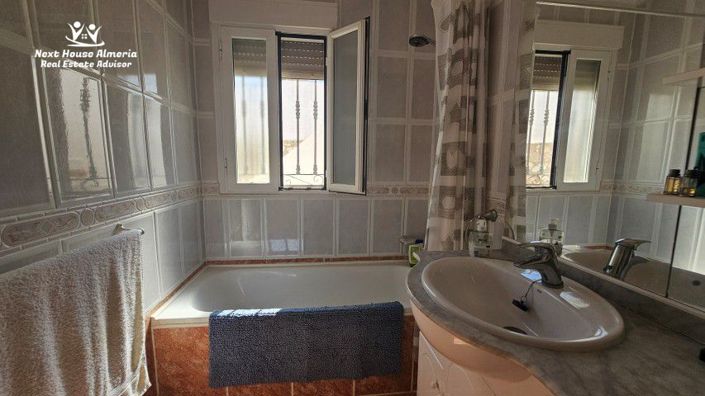 Image No.44-5 Bed Villa for sale