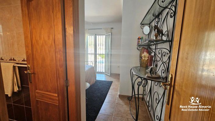 Image No.49-5 Bed Villa for sale