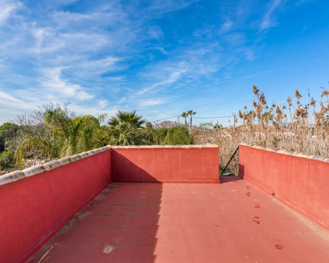 Image No.31-7 Bed Property for sale