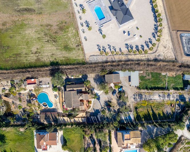 Image No.34-7 Bed Property for sale