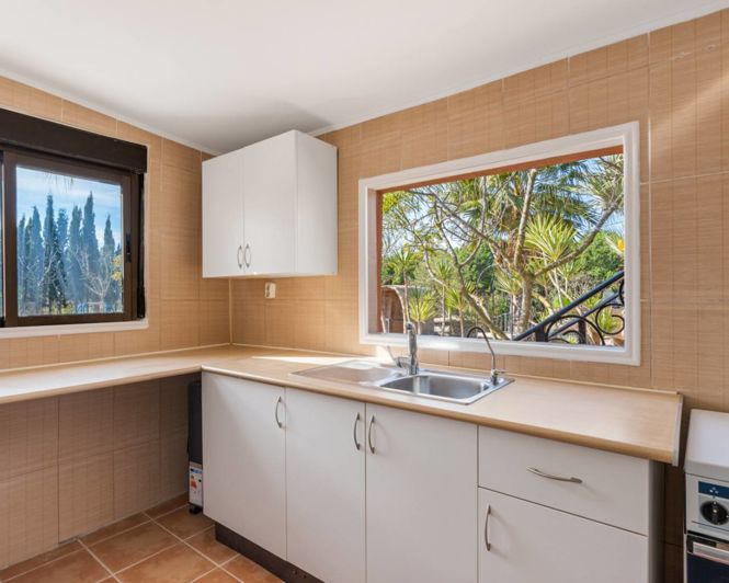 Image No.44-7 Bed Property for sale