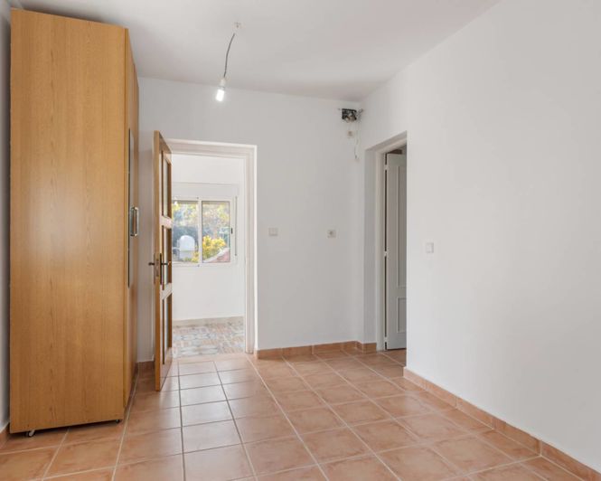 Image No.48-7 Bed Property for sale