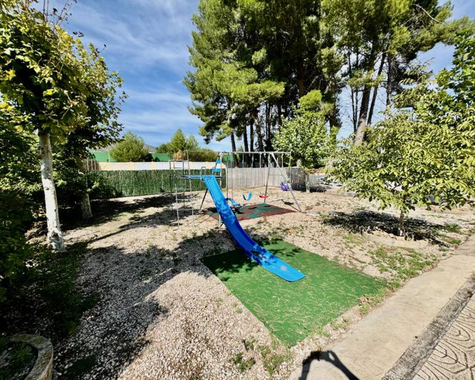 Image No.49-Propriété de 8 chambres à vendre à Castalla