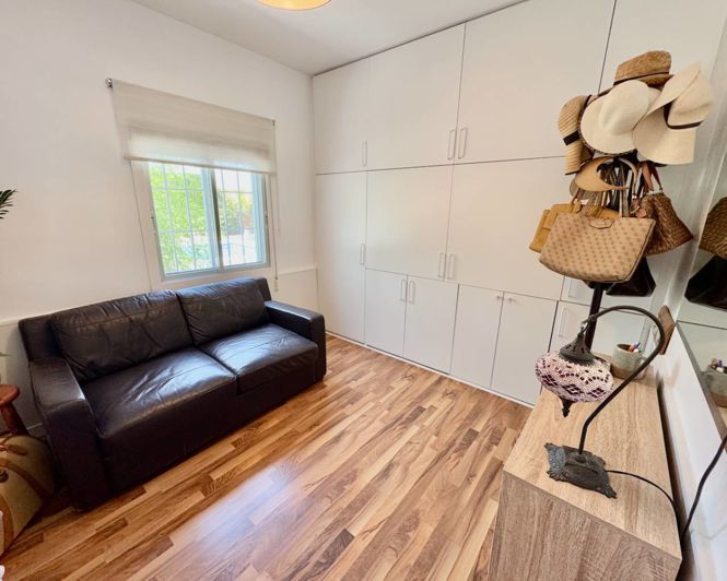 Image No.16-3 Bed Property for sale