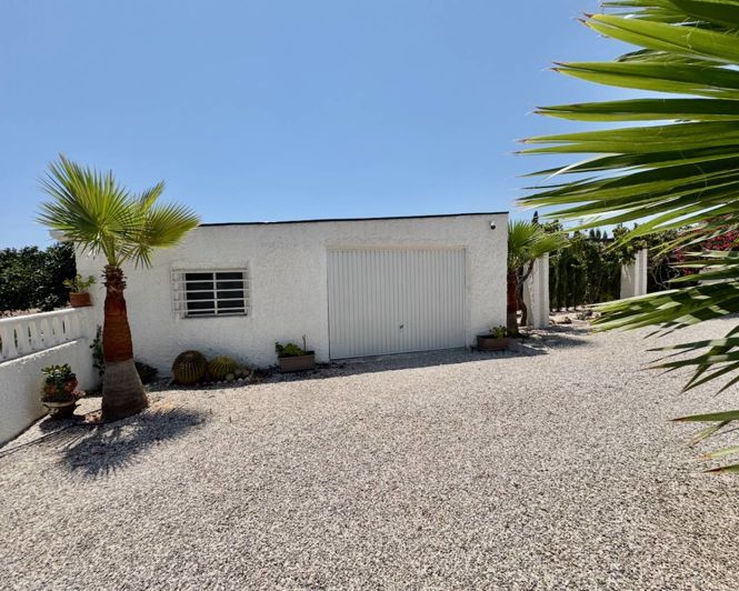 Image No.27-3 Bed Property for sale