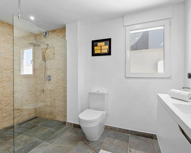 Image No.28-7 Bed Villa for sale