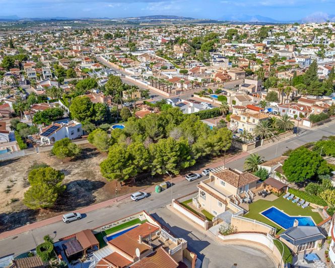 Image No.43-7 Bed Villa for sale