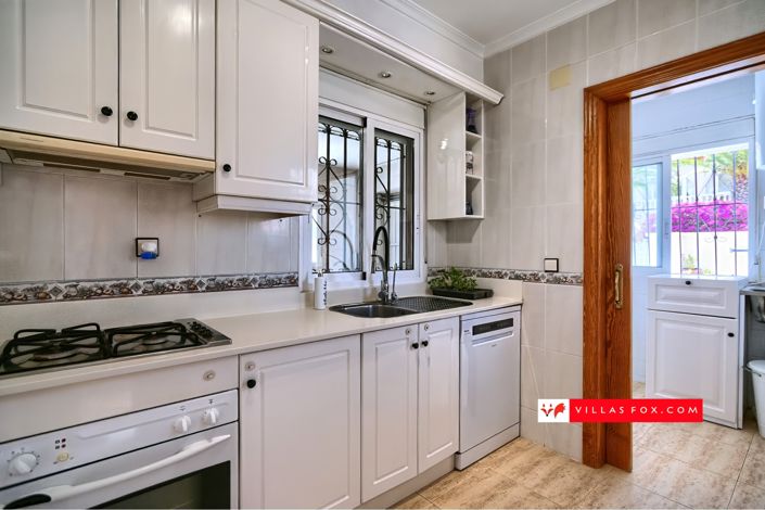 Image No.27-5 Bed Villa for sale