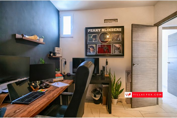 Image No.40-5 Bed Villa for sale