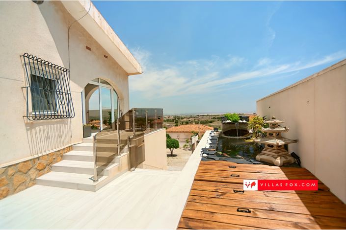 Image No.9-5 Bed Villa for sale