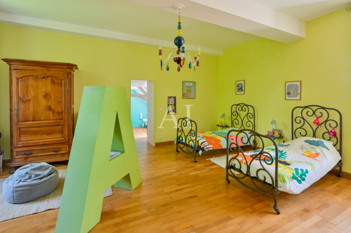 Image No.15-Propriété de 14 chambres à vendre à Bourges