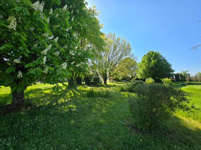 Image No.2-Ferme de 6 chambres à vendre à Bourges