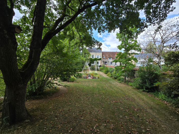 Image No.2-Maison de 6 chambres à vendre à Châteauneuf-sur-Cher