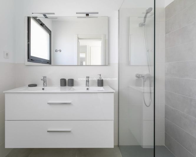 Image No.28-3 Bed Villa for sale