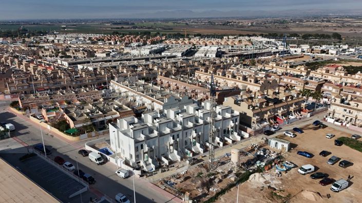 Image No.23-2 Bed Townhouse for sale