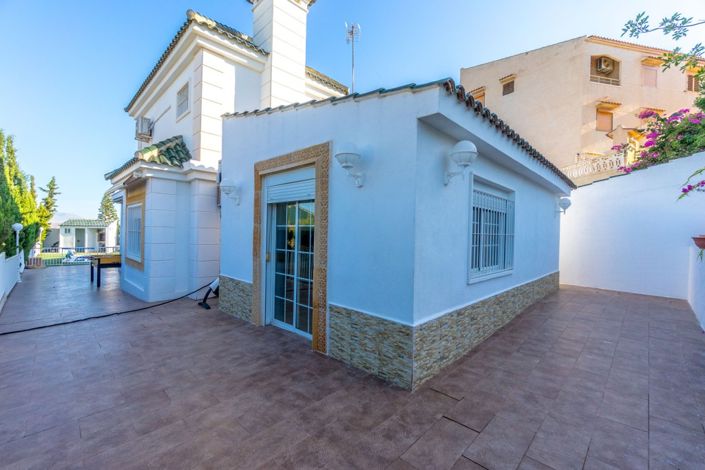 Image No.28-5 Bed Villa for sale