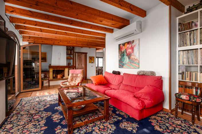 Image No.11-3 Bed Property for sale