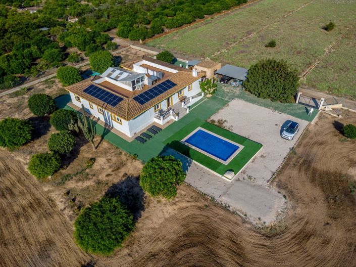 Image No.27-6 Bed Property for sale