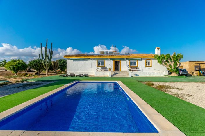 Image No.3-6 Bed Property for sale