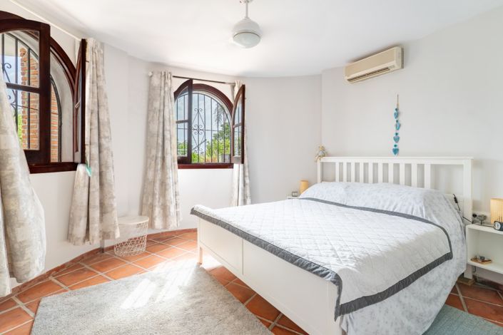 Image No.24-4 Bed Villa for sale